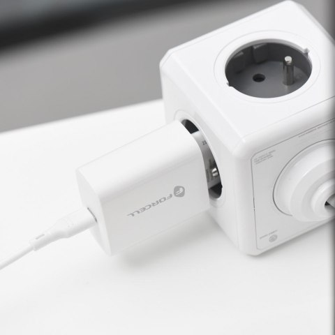 Ładowarka sieciowa do telefonu Forcell F-Energy USB C QC4.0 PD 3A 25W TFK-TC-25WPD biała
